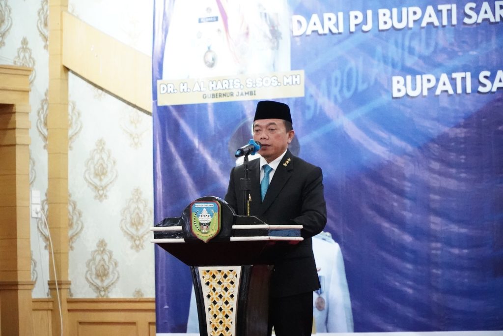 Kabargentala.id, Sarolangun - Gubernur Jambi, Dr. H. Al Haris, S.Sos, MH menghadiri Serah Terima Jabatan (Sertijab) Bupati dan Wakil Bupati Sarolangun periode 2025–2030, di Graha kantor Bupati Sarolangun, Selasa (4/3/2025).